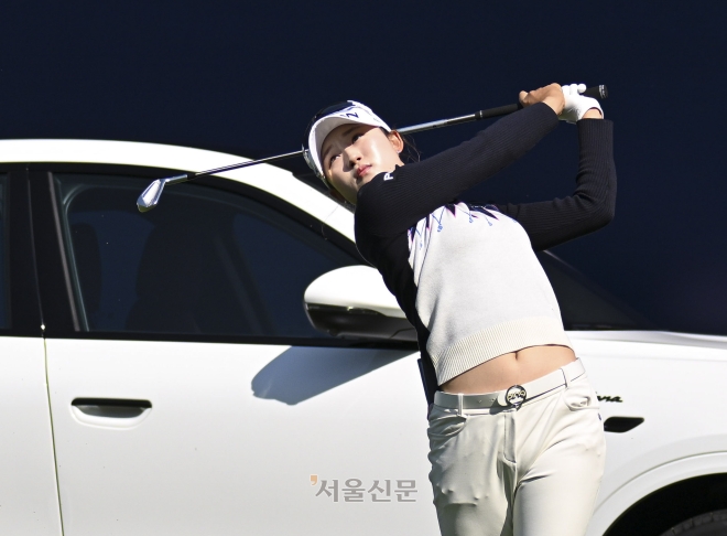 단독 1위 오른 <b>마서영</b>, 시드반납 위기에서 우승 후보로 [아이스버그골프...