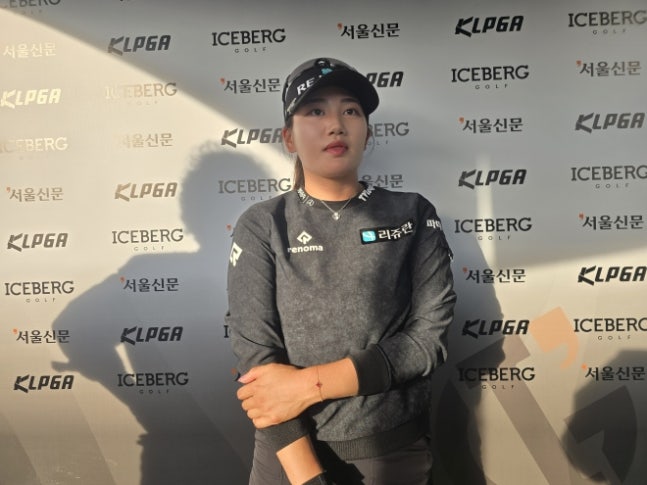 노승희가 17일 아이스버그골프·서울신문 오픈 2라운드를 마친 뒤 믹스트존에서 인터뷰를 하고 있다. 박현진 전문기자
