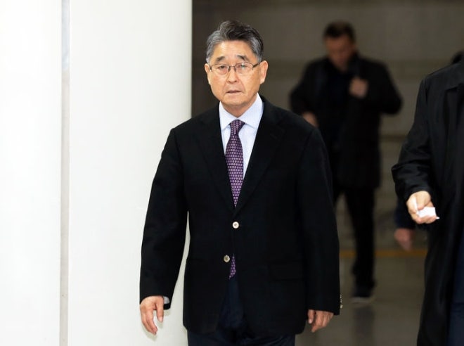 ‘또 <b>5·18</b> 왜곡’ 보수 논객 <b>지만원</b>… 경찰, ‘<b>5·18</b> 북한군 개입설’로...