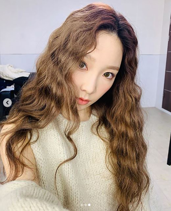 "사랑해" <b>태연</b> '<b>방부제미모</b>'에 오늘도 심쿵 ""