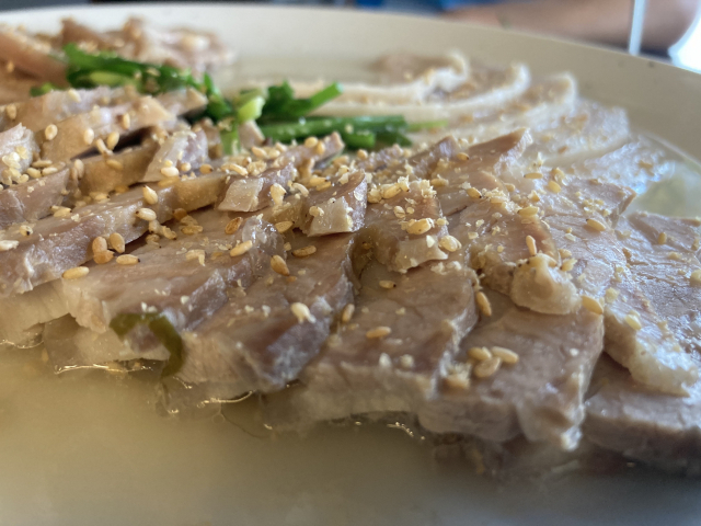 수육 중짜.