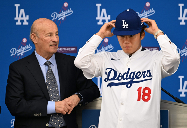 야마모토, 역대 MLB <b>투수</b> 최고 보장액 <b>다저스</b> 공식 입단
