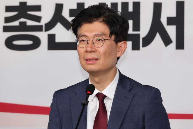 <b>조정훈</b> “윤 대통령, 한 위원장 둘다 총선 <b>책임</b> 있다”