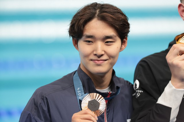 <b>김우민</b>, 자유형 400ｍ 동메달…12년 만의 수영 종목 메달