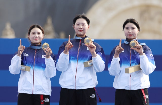 한국 여자<b>양궁</b>, 올림픽 <b>단체전</b> 10연패…극적인 슛오프 승리