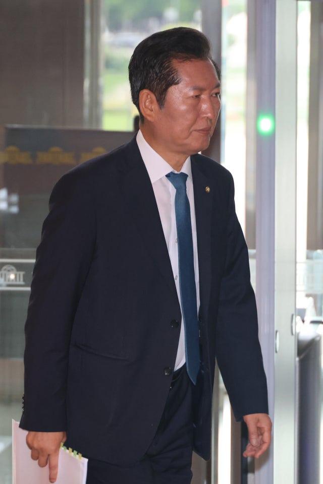 25만원 지급법·노란봉투법 법사위 야당 강행 처리…<b>이진숙</b> 탄핵안도 <b>발의</b>키로