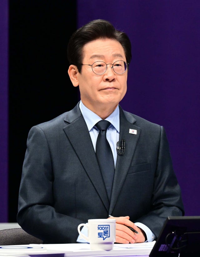 <b>이재명</b>, 광복절 기미가요 방영 KBS 겨냥 "의도된 도발"