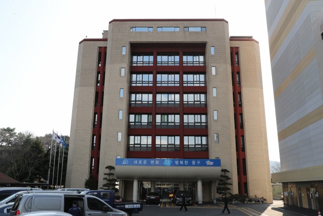 ‘<b>갑질 논란</b>’ <b>구의원</b> 윤리위원장 선출에 ‘뒷말’