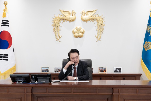 [속보] 尹, 이시바 日 신임<b>총리와 통화</b> "北 도발에 한미일 공동 대응"