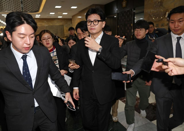 국힘, 尹 <b>탄핵</b>안 <b>표결</b> 참여 가능성…찬반 당론엔 여전히 격론