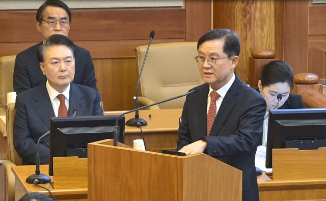 <b>민주당</b> "尹 '<b>명태균</b> 리스크' 걷잡을 수 없어…<b>특검</b>이 답"