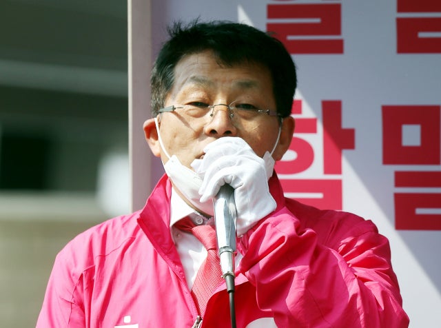 <b>세월호</b> 유족에 <b>막말</b>한 <b>차명진</b>, 126명에 100만 원씩 배상해야
