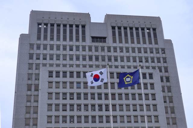 더불어민주당 이재명 대선 후보의 대법원 파기환송심 판결 관련 전국법관대표회의 임시회의 소집이 결정된 9일 서울 서초구 대법원의 모습.전국법관대표회의는 '구성원 5분의 1 이상이 법원의 정치적 중립에 대한 의심과 사