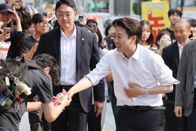 <b>김재원</b> “<b>이준석</b> 측이 단일화 <b>만남</b> 제안”…<b>이준석</b> “사실 아냐”