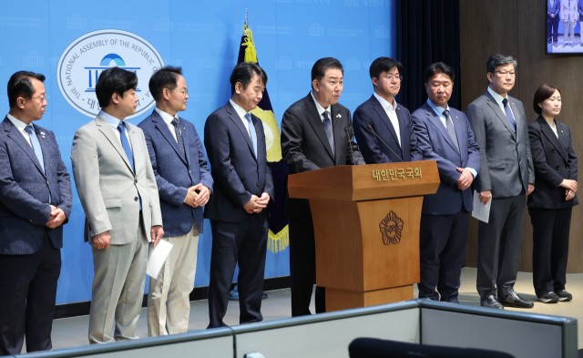 민주 김병기호 시동… 민생 <b>우선</b> 앞세워 ‘법안 속도전’ 예고