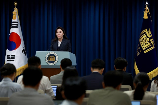 [속보] <b>대통령실</b>, 미 이란 공습에 "<b>안보</b>·<b>경제</b> 영향 최소화"