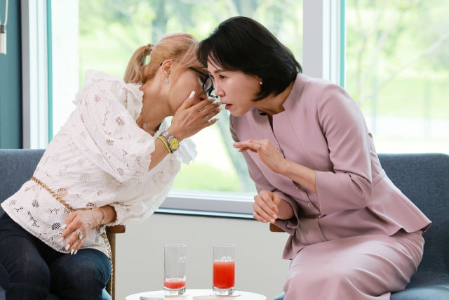 <b>조수미</b>, <b>김혜경 여사</b>에 "떨려, 손 줘 봐"…알고 보니 고교 선후배