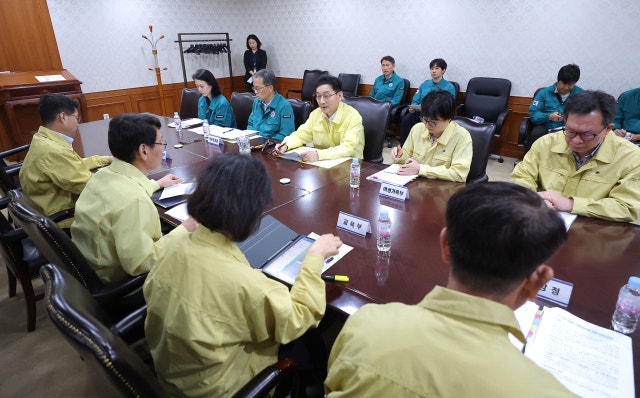 정부, '<b>부산</b> <b>화재</b> 참변' 긴급 <b>대책</b>회의…"심야 돌봄 확대"