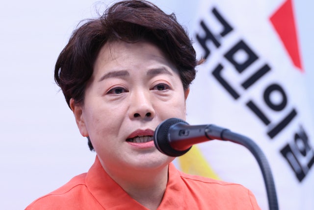 <b>윤희숙</b> "나경원·<b>송언석</b>·장동혁·윤상현 <b>거취 표명</b>하라"… 국힘 폭풍 속...