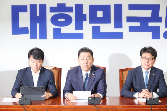 민주, 한미 <b>관세 협상 타결</b>에 “국익 우선한 실용 외교 성과”