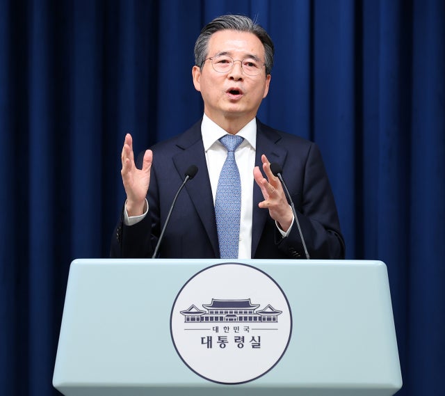 이재명 대통령, <b>AI</b>투자 관련 “<b>금산분리</b> 등 <b>규제완화</b> 검토 가능”