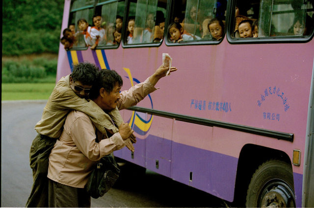 영화 ‘낙엽귀근’ 포스터. 블루필름웍스 제공