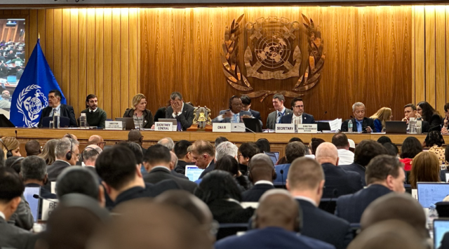 국제해사기구(IMO)의 ‘선박 온실가스 감축을 위한 중기 조치’ 채택 결정 논의가 1년 뒤로 연기됐다.기후솔루션 제공