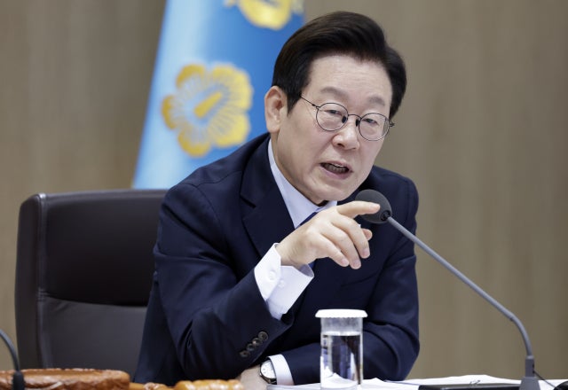 이 <b>대통령</b> "국민경제 왜곡 <b>투기</b> 차단 총력…<b>투기</b> 수요 <b>억제</b>"