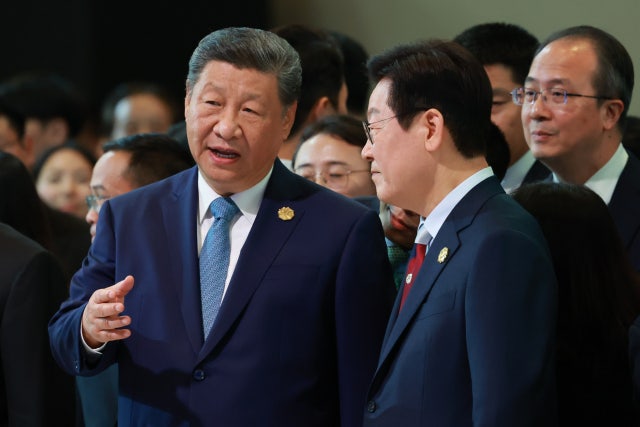이 대통령, 오늘 中 시진핑 주석과 <b>한중</b> 정상회담…APEC 정상회의 공식...