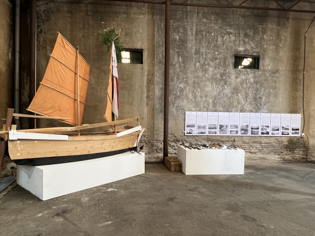 황포돛배와 포구 아카이빙 프로젝트 전시 모습. 부산판화가협회 제공