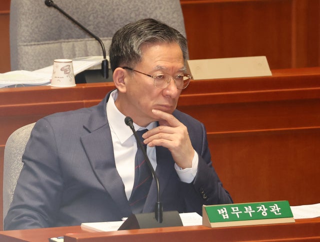 <b>정성호</b>, 검사장 징계설에 "중요한 건 법무부나 검찰이 <b>안정</b>되는 것"
