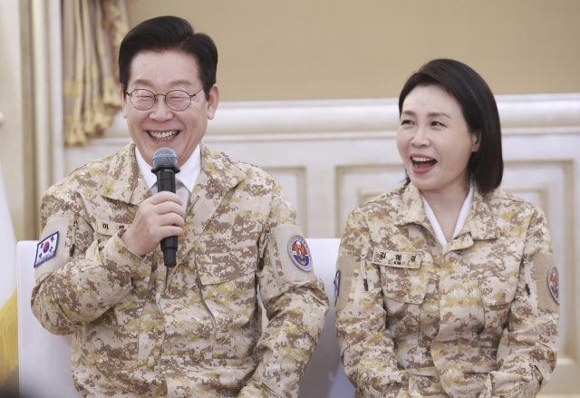 李대통령, 'UAE 파견' <b>아크부대</b> 장병 <b>격려</b>…"여러분 희생 잊지 않아"