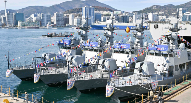 지난 8일 부산 영도구 HJ중공업 영도조선소에서 해군 신형 고속정(PKMR) Batch-Ⅱ‘참수리’4척 통합 진수식이 열렸다.해군작전사령부 제공