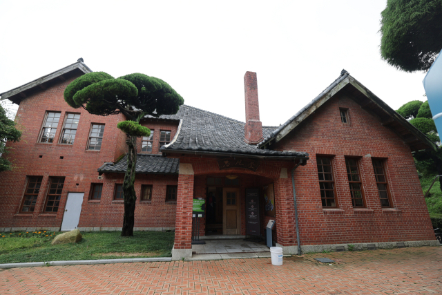 피란수도 시절 대통령 관저.부경근대사료연구소 제공·부산일보DB