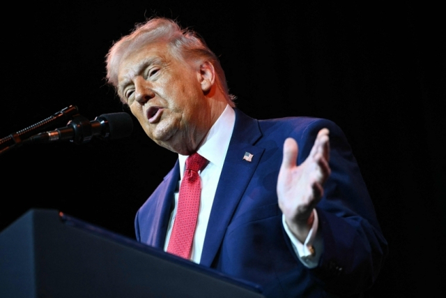 트럼프 대통령이 6일(현지시간) 워싱턴DC 트럼프-케네디센터에서 연방 하원 공화당 의원들을 대상으로 연설하고 있다.AFP연합뉴스