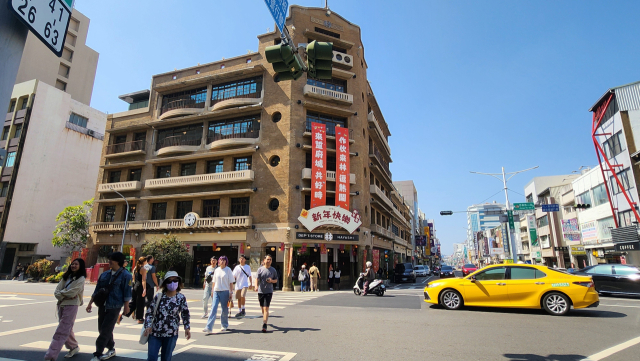 대만에서 가장 오래된 하야시 백화점. 단순한 쇼핑 공간이 아닌 격동의 역사를 고스란히 간직하고 있다.