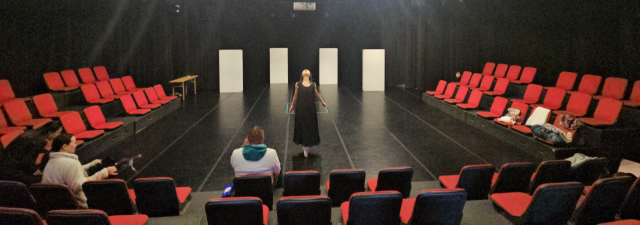 '댄스 프로젝트 에게로’는 오는 25~26일 부산 중구 민주공원 소극장에서 제8회 정기공연 ‘고립환상’을 공연한다. 사진은 이민선 춤꾼의 연습 장면. 댄스 프로젝트 에게로 제공