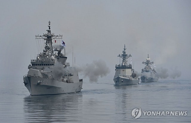 [속보] <b>해군</b> "연평도 인근 함정 훈련 중 부사관 1명 사망…원인 조사"