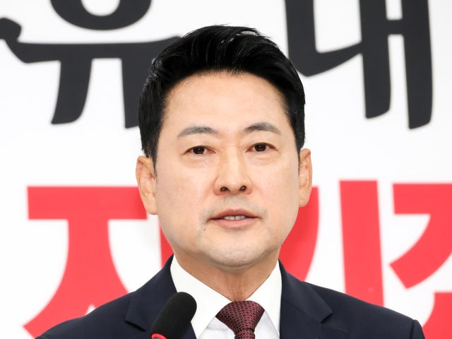 [속보] <b>장동혁</b> "올림픽공원은 민주주의 성지…누가 이들을 시위대라 부...