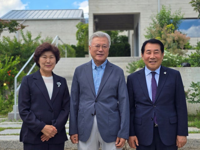 나동연 양산시장, 문재인 전 대통령 예방