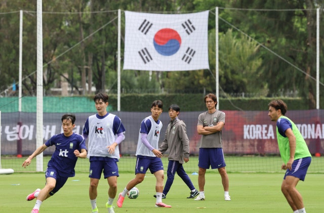 홍명보호 비공개 훈련 중 불법 드론 출현…현지 요원이 전파로 격추
