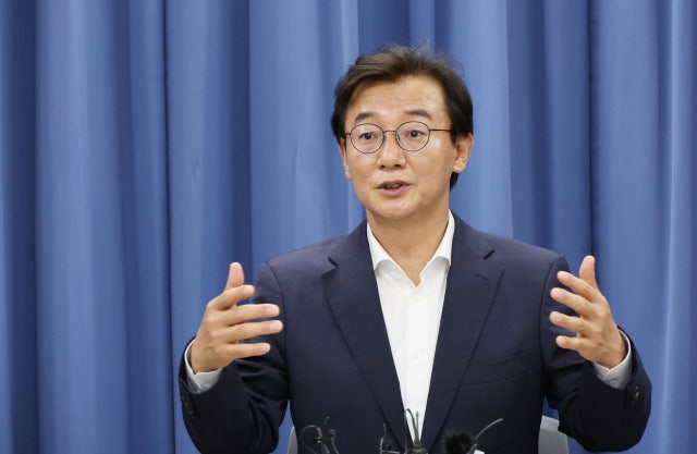 "부산을 AI 허브로"… 부산시, AI 미래혁신국 만든다 [AI 대전환 로드맵]