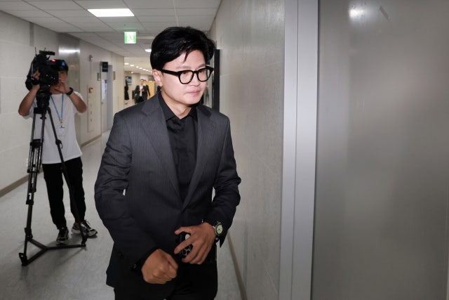 한동훈 "스벅도 영업정지 안 당했는데… 6개월 출장정지 과해"