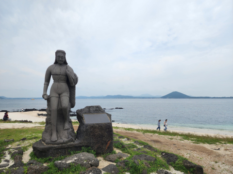 서빈백사 해수욕장은 에메랄드빛 바다와 흰색 해변으로 눈이 부시다.