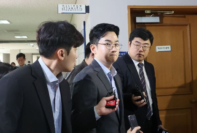 경찰, <b>정이한</b> 전 부산시장 후보 <b>부친</b> 병원 <b>압수수색</b>
