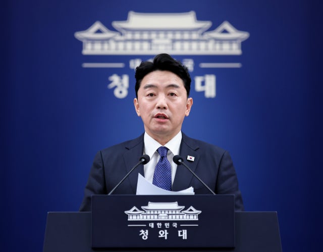 [속보] 靑 "<b>충청권</b> 246조 원·영남권 107조 원 <b>투자</b> 프로젝트 금년 <b>착수</b>...