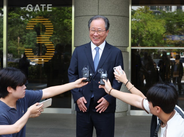 <b>김석준</b> 부산교육감, <b>2심</b>서 <b>무죄</b>…재판부 “검찰이 공소사실 왜곡” 질타