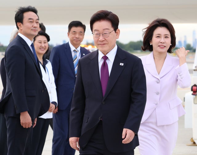 이형일·강신철·홍지선 임명… 순방 후 ‘<b>청와대</b> 실장’ 인사 예상