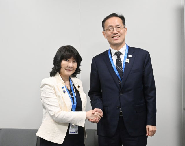 <b>한일</b> 양국, 100억 달러 규모 <b>통화스와프 연장</b> 합의