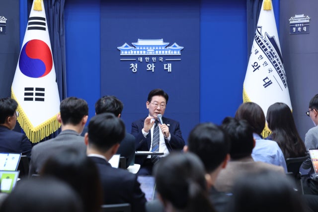 이 대통령 "<b>전작권</b>, 반드시 신속히 <b>환수</b>"